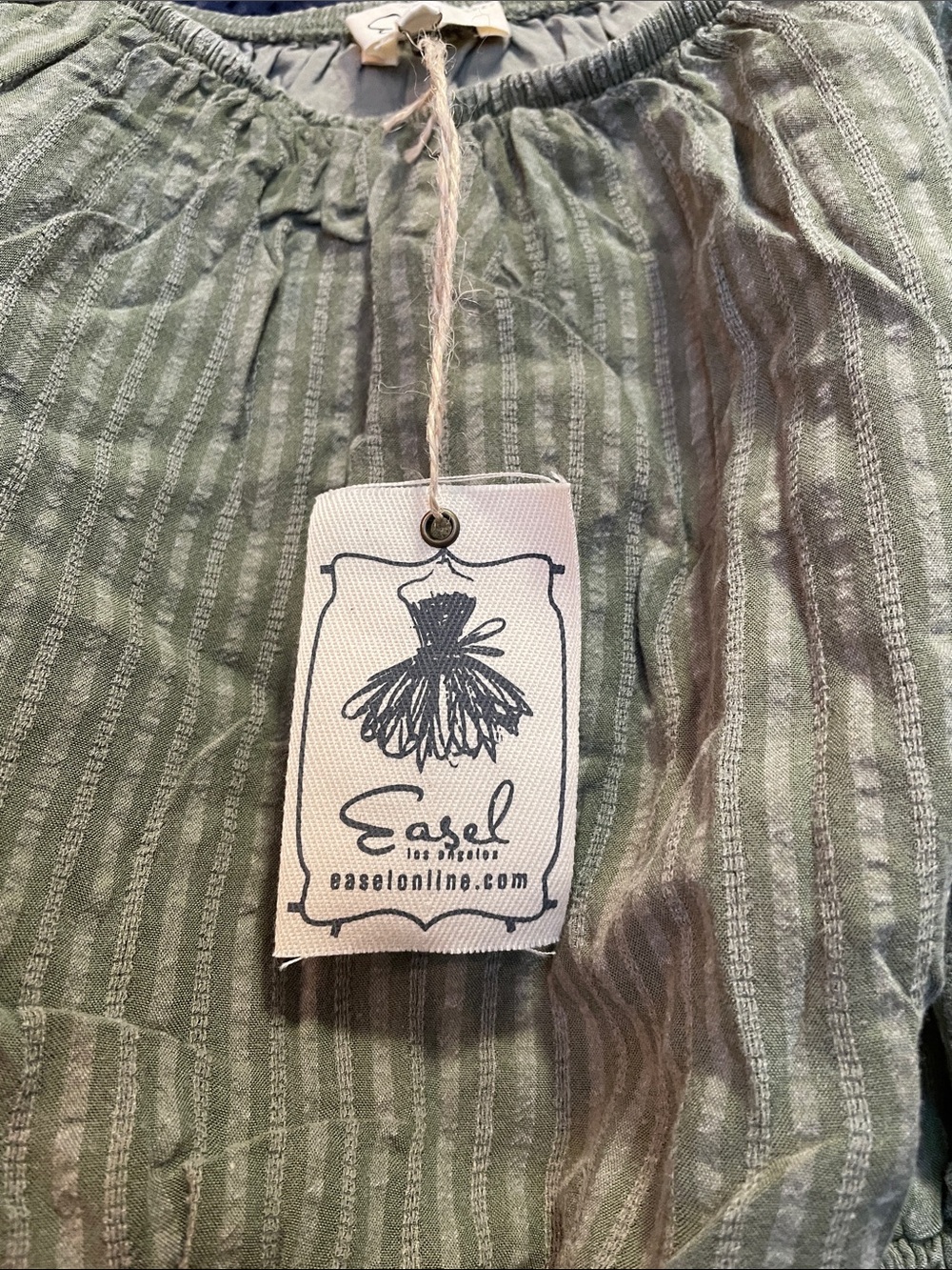 Striped Sage Smocked-Hem Peasant Crop Top - Picture 3 of 11